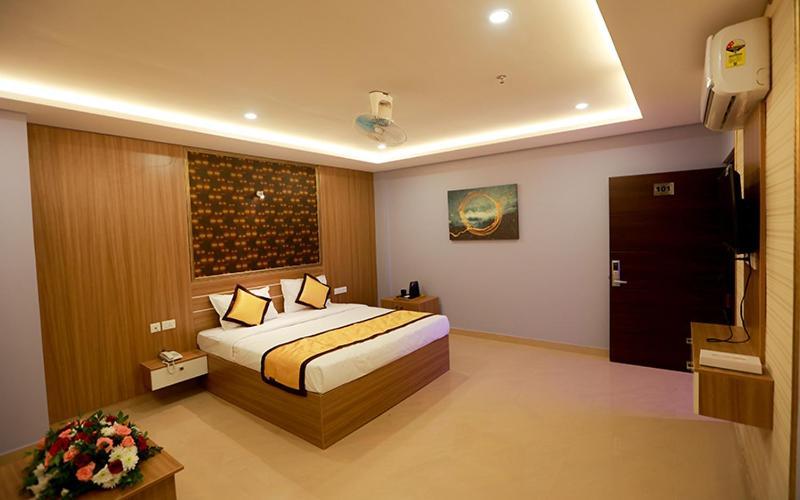 Hotel Emirates Kannangad Exterior foto